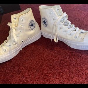 White High top Converse